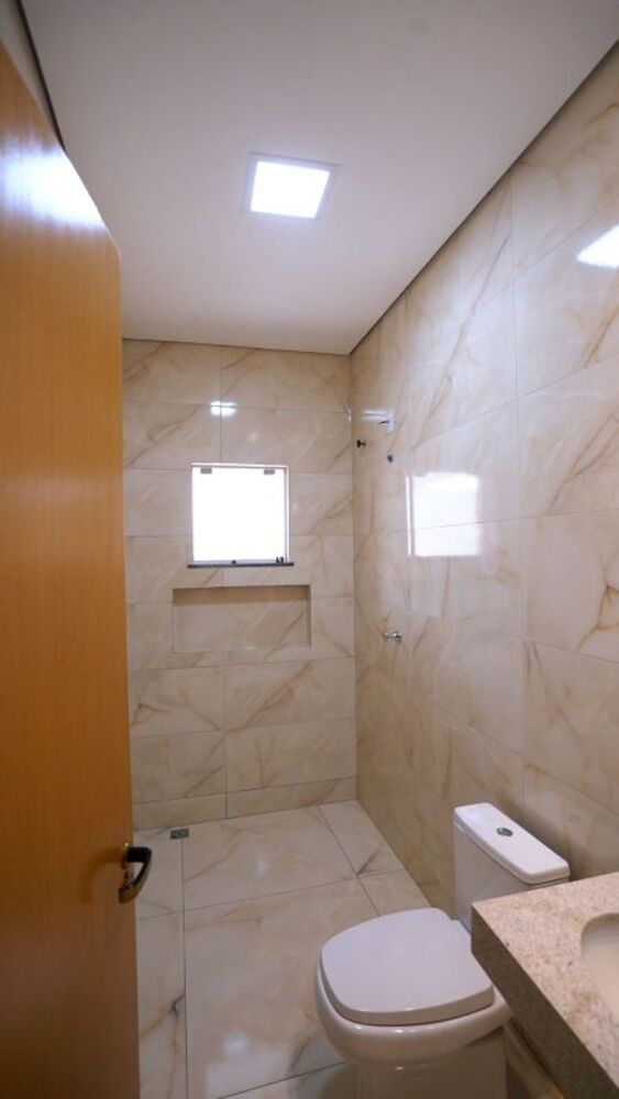 Casa à venda com 3 quartos, 141m² - Foto 2