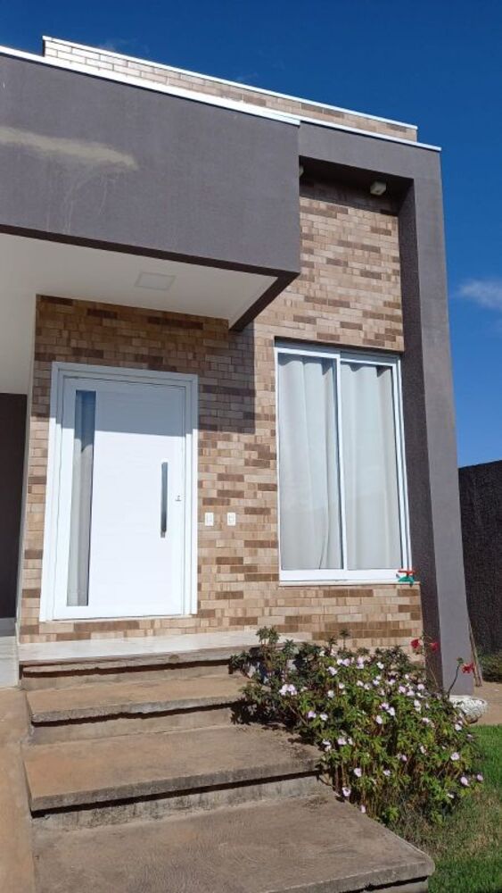 Casa à venda com 3 quartos, 159m² - Foto 1