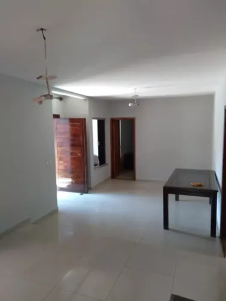 Casa de Condomínio à venda com 4 quartos, 330m² - Foto 4