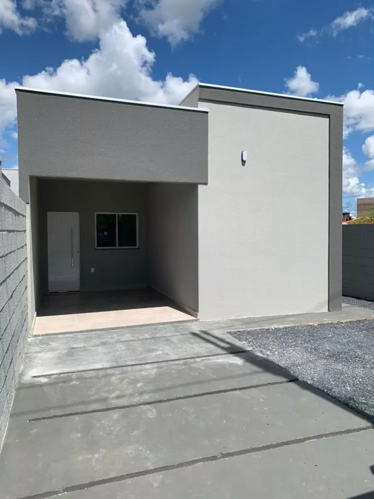 Casa à venda com 3 quartos, 84m² - Foto 1