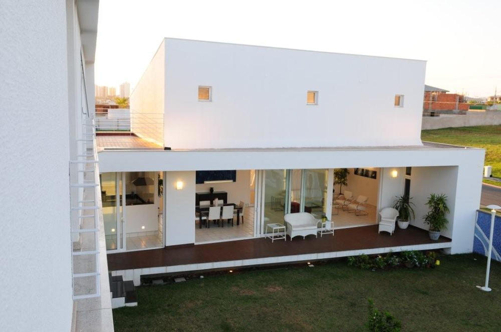 Casa de Condomínio à venda com 3 quartos, 550m² - Foto 1