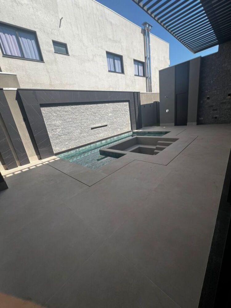 Casa de Condomínio à venda com 3 quartos, 290m² - Foto 2