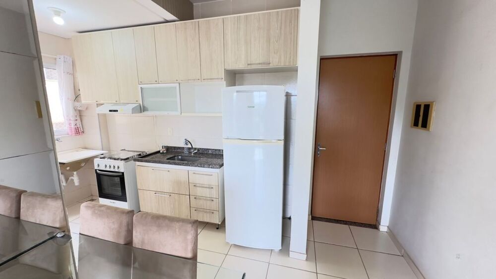 Apartamento à venda com 2 quartos, 44m² - Foto 2