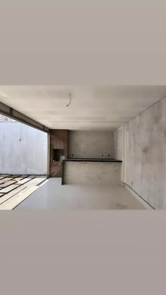 Casa à venda com 3 quartos, 177m² - Foto 3