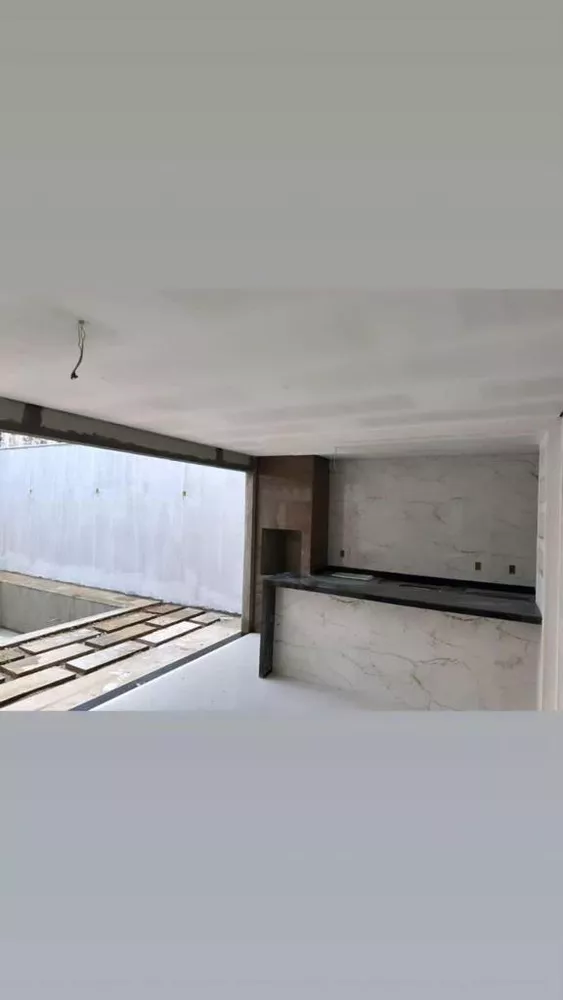 Casa à venda com 3 quartos, 177m² - Foto 4