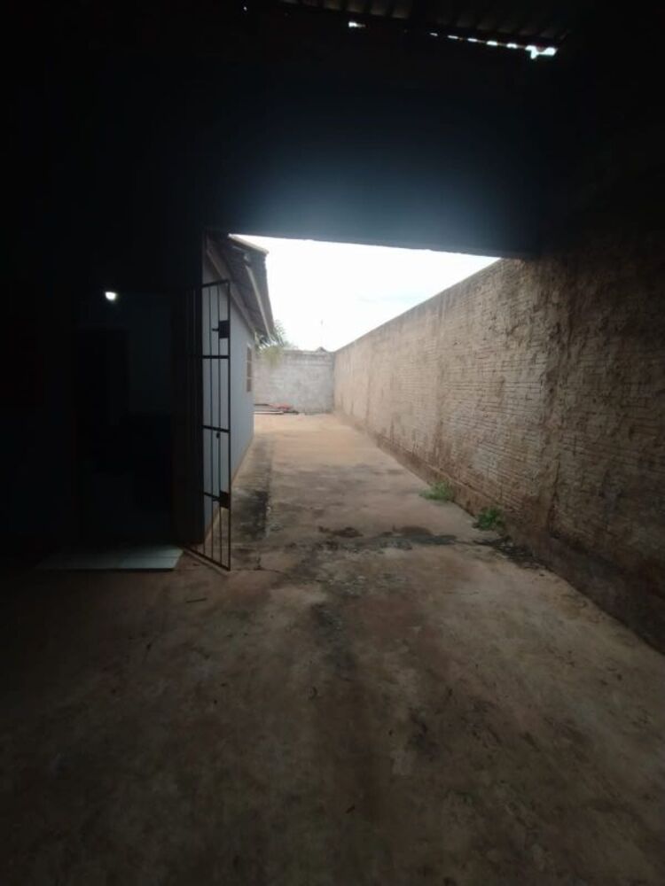 Casa à venda com 2 quartos, 55m² - Foto 4