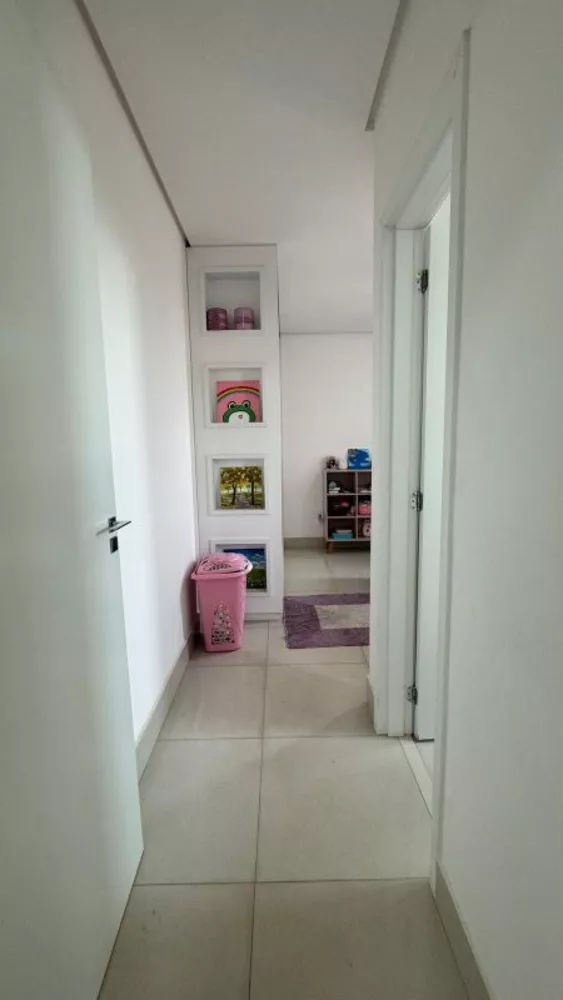 Apartamento à venda com 3 quartos, 147m² - Foto 2