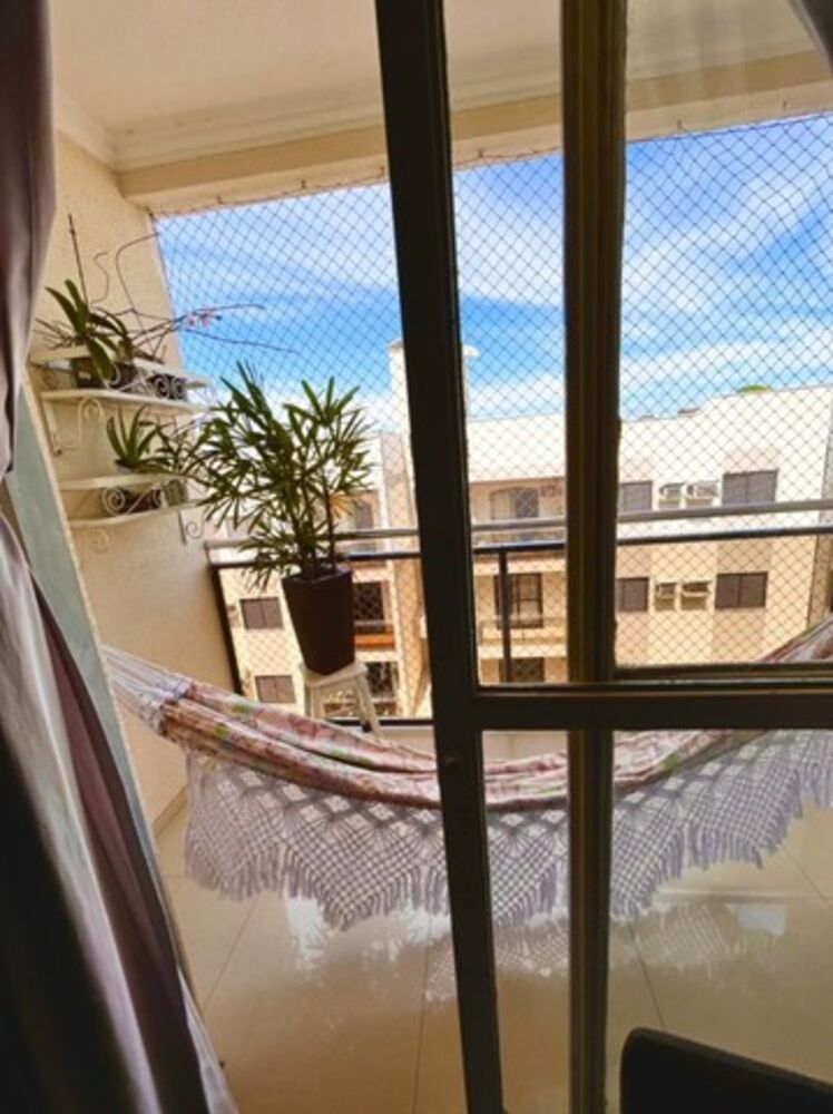 Apartamento à venda com 2 quartos, 70m² - Foto 2