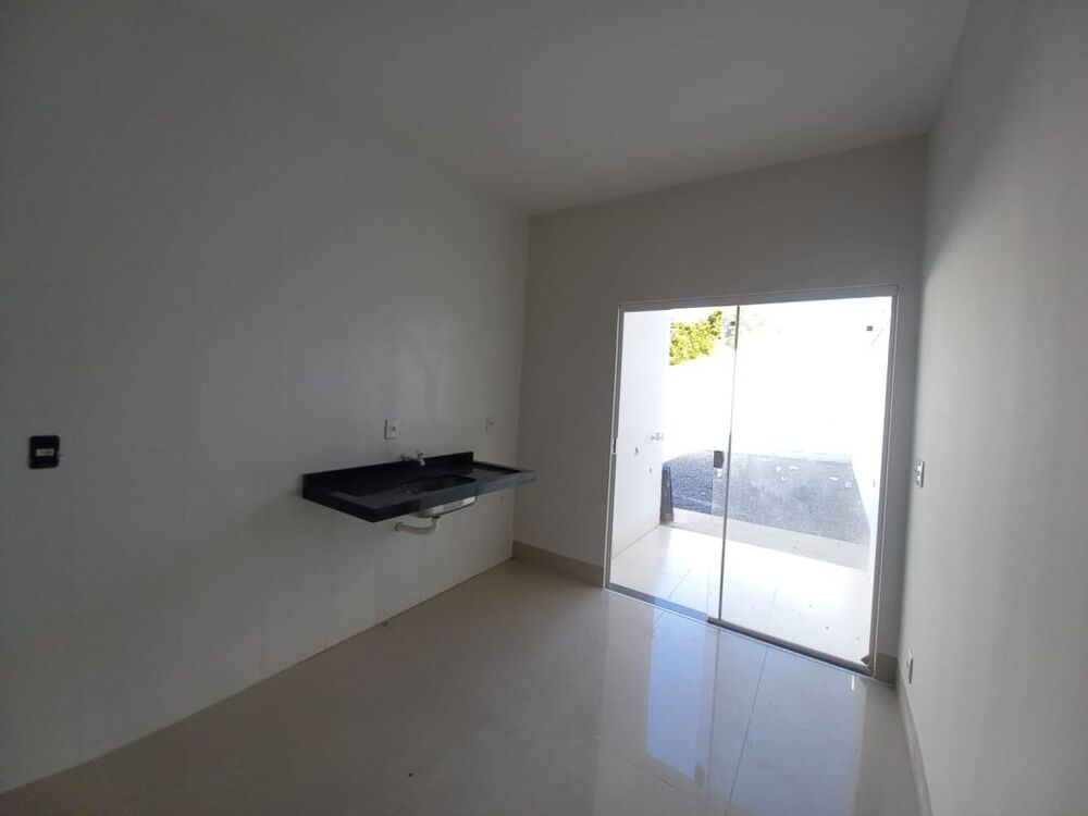 Casa à venda com 3 quartos, 76m² - Foto 4