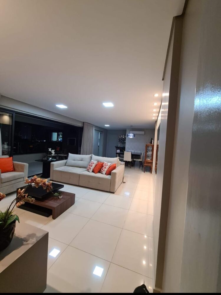 Apartamento à venda com 4 quartos, 209m² - Foto 3