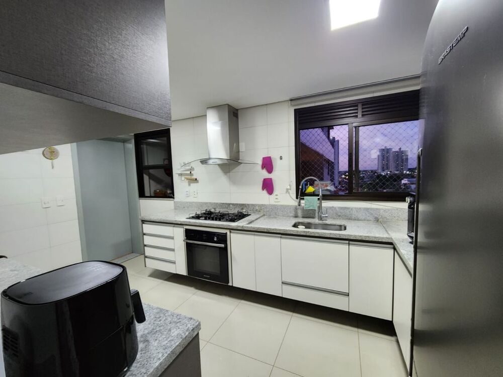 Apartamento à venda com 4 quartos, 209m² - Foto 5