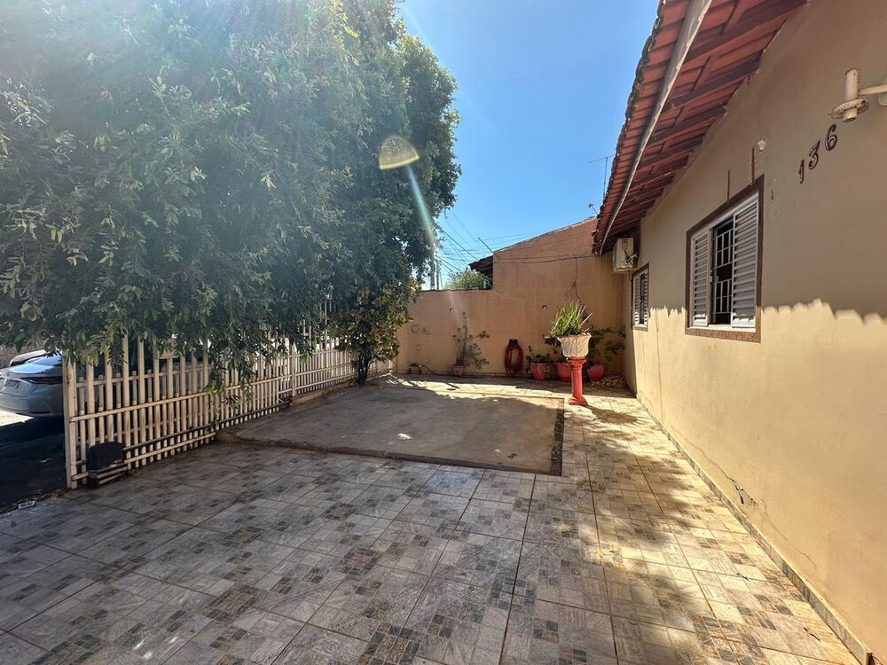 Casa à venda com 4 quartos, 190m² - Foto 2