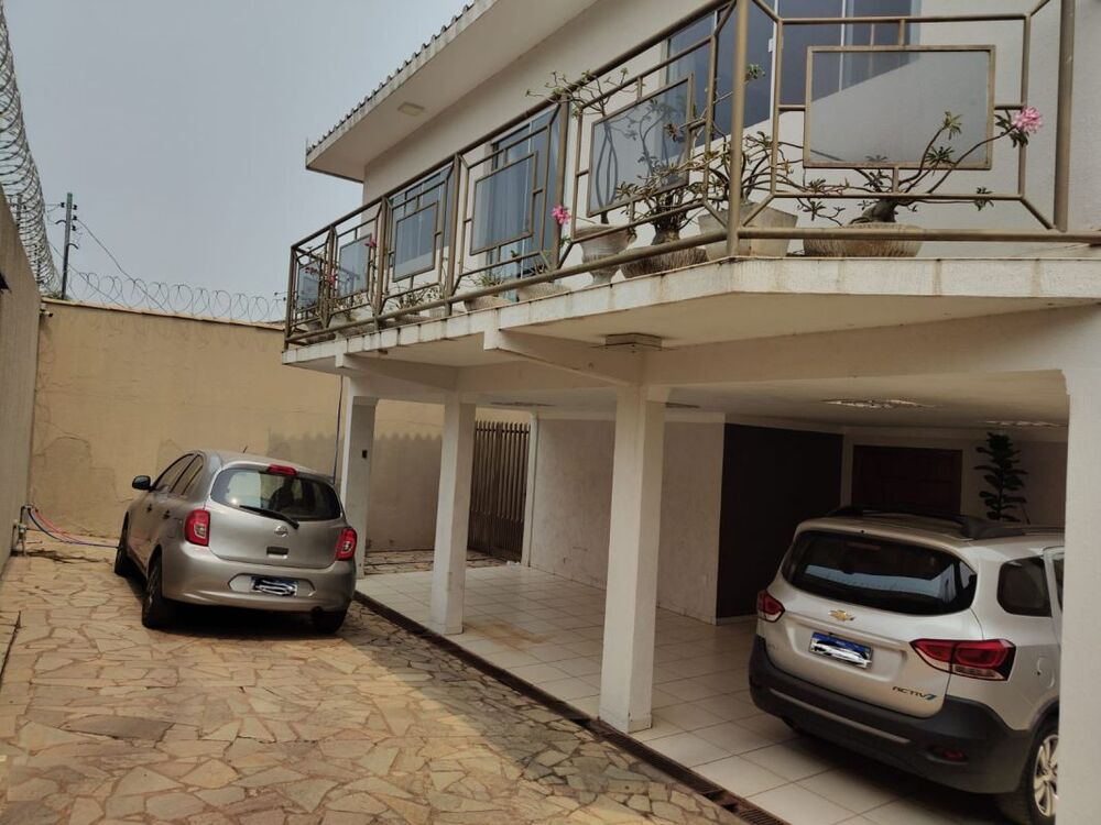 Sobrado à venda com 7 quartos, 346m² - Foto 1