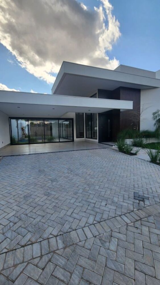 Casa de Condomínio à venda com 3 quartos, 250m² - Foto 2