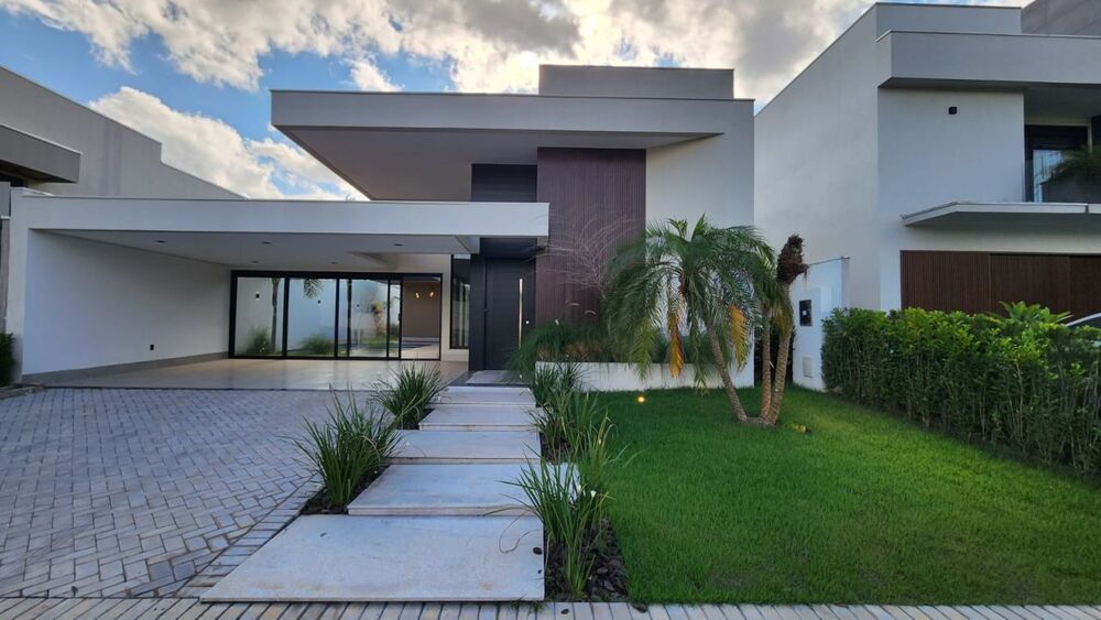 Casa de Condomínio à venda com 3 quartos, 250m² - Foto 1