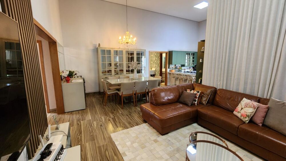 Chácara à venda com 4 quartos, 250m² - Foto 10