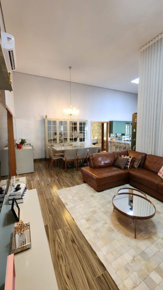Chácara à venda com 4 quartos, 250m² - Foto 2