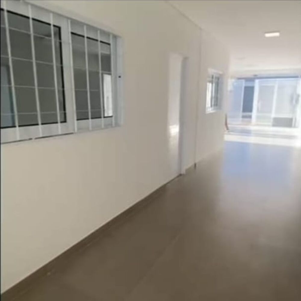 Casa à venda com 3 quartos, 250m² - Foto 4