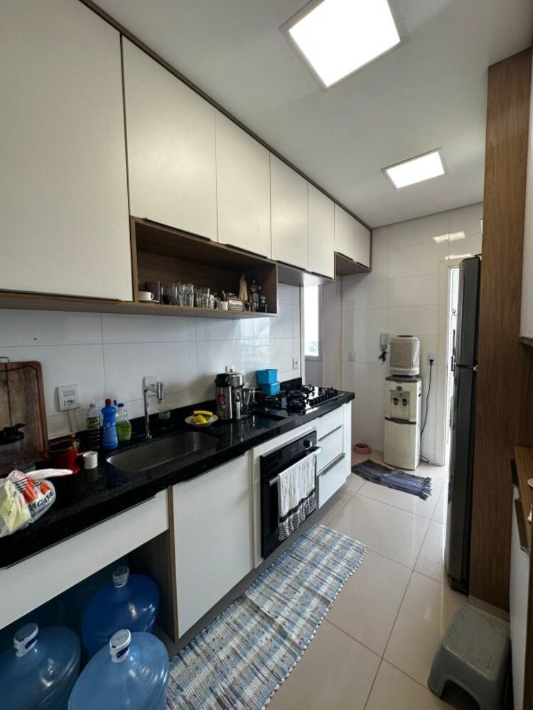 Apartamento à venda com 3 quartos, 102m² - Foto 2