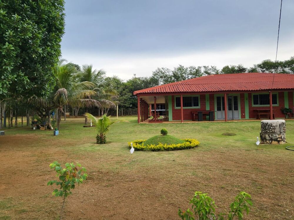 Chácara à venda com 2 quartos, 300m² - Foto 1