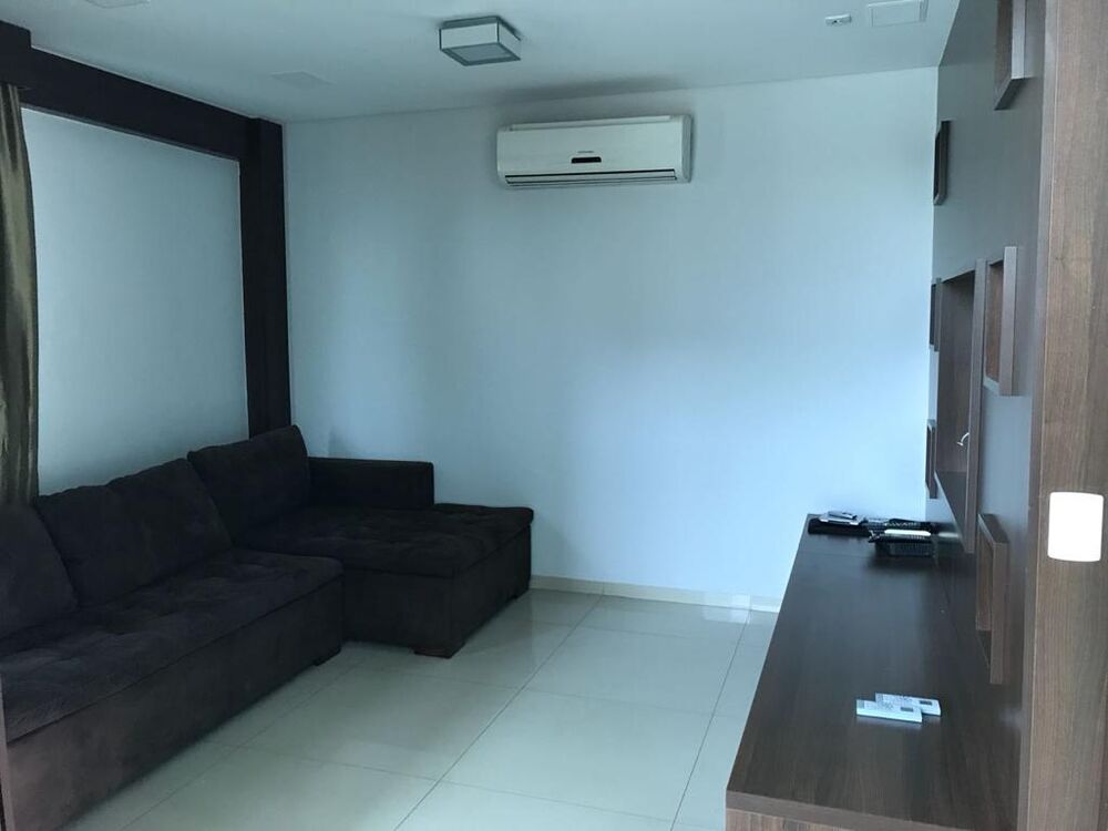 Casa de Condomínio à venda com 4 quartos, 400m² - Foto 2