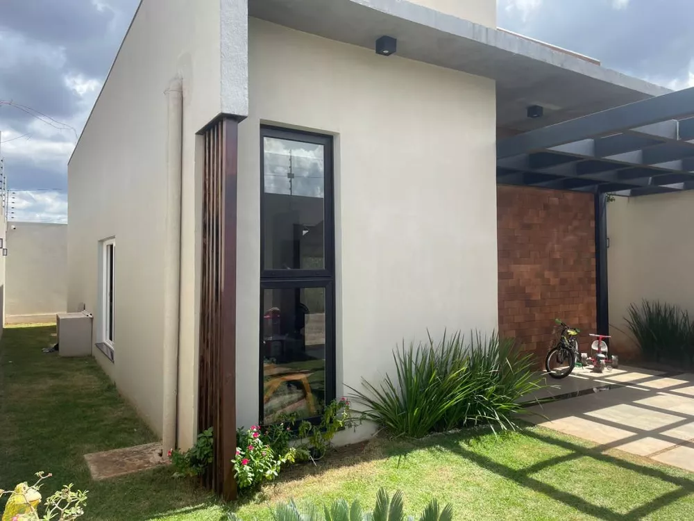 Casa à venda com 2 quartos, 114m² - Foto 2