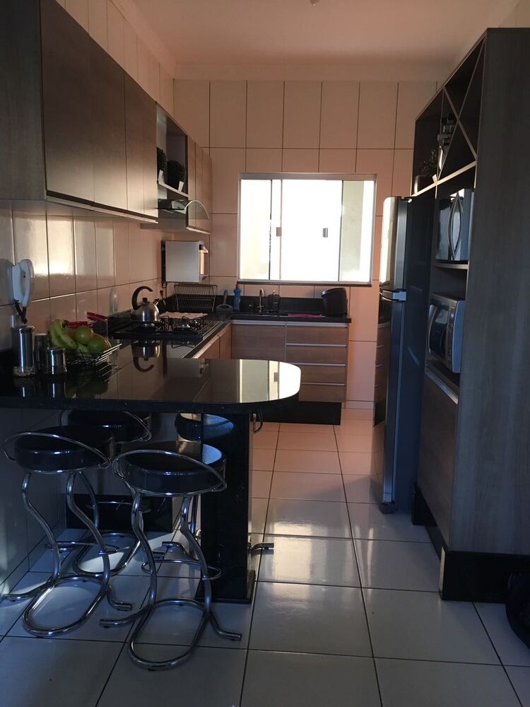 Casa à venda com 3 quartos, 120m² - Foto 1