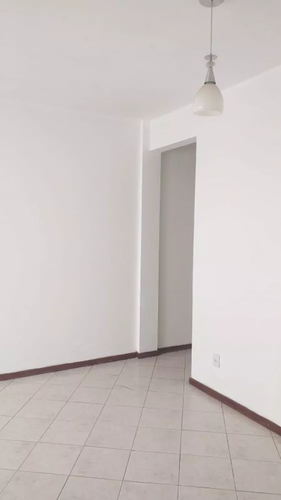 Apartamento à venda com 3 quartos, 67m² - Foto 2