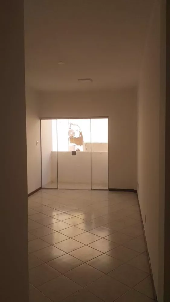 Apartamento à venda com 3 quartos, 67m² - Foto 4