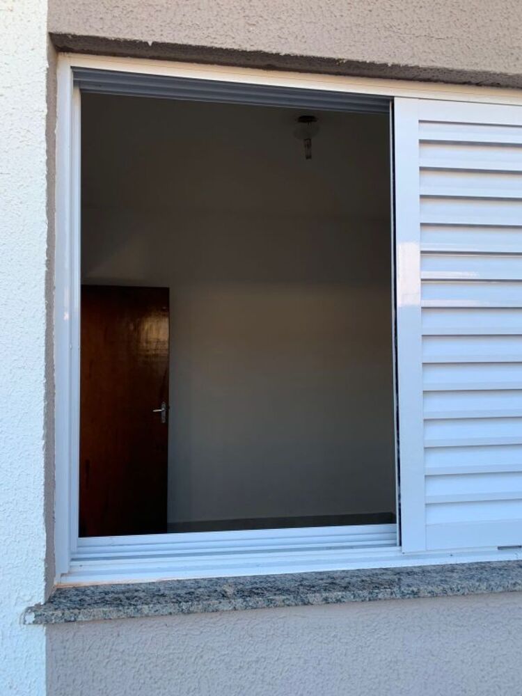Casa à venda com 2 quartos, 80m² - Foto 3