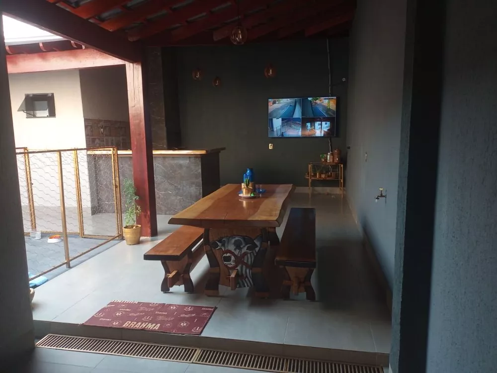 Casa de Condomínio à venda com 3 quartos, 320m² - Foto 2