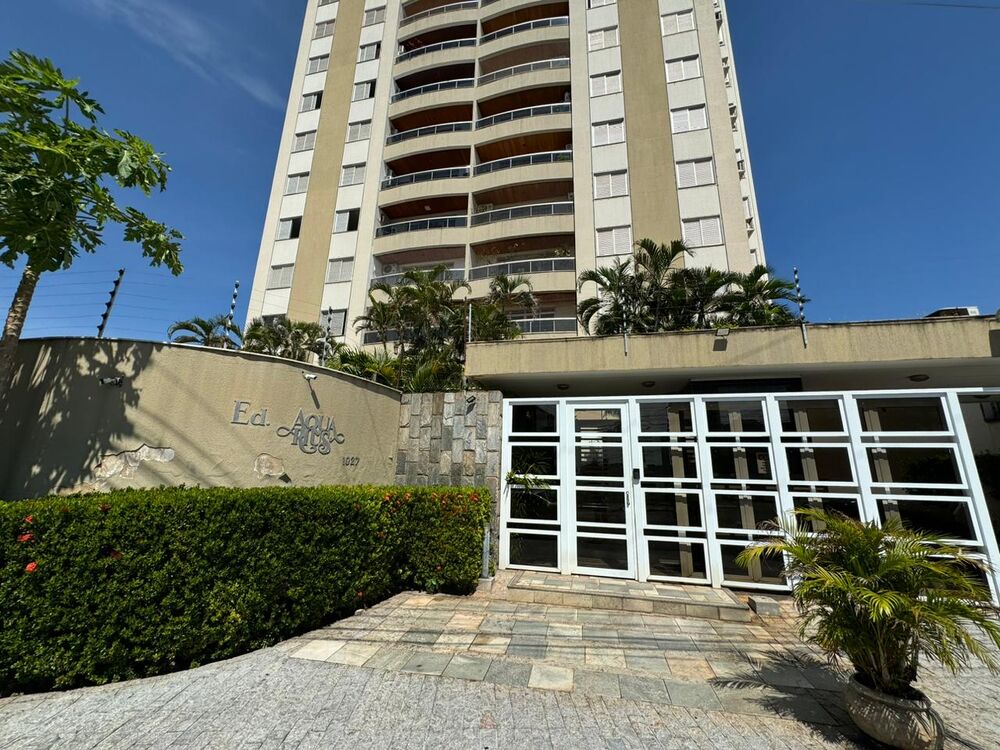 Apartamento à venda com 4 quartos, 359m² - Foto 1