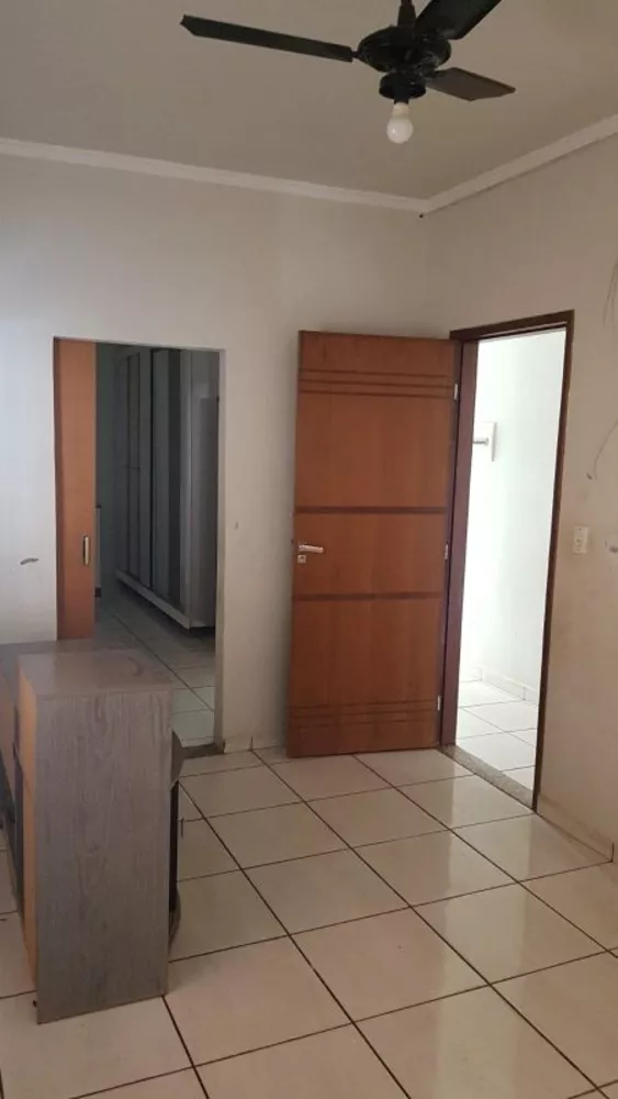 Casa à venda com 3 quartos, 202m² - Foto 2