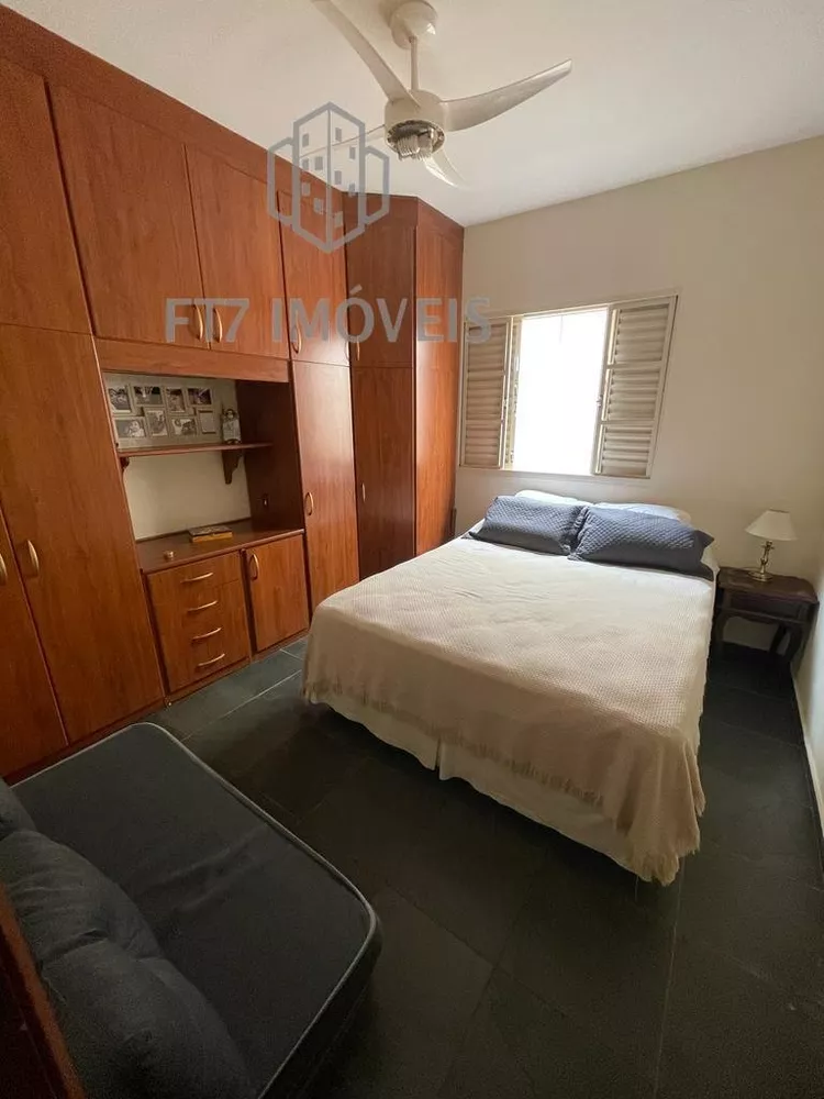 Casa, 4 quartos, 258 m² - Foto 1