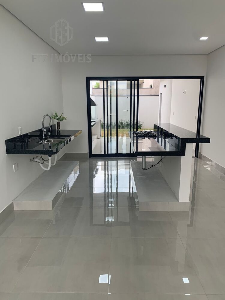 Casa à venda com 3 quartos, 156m² - Foto 4
