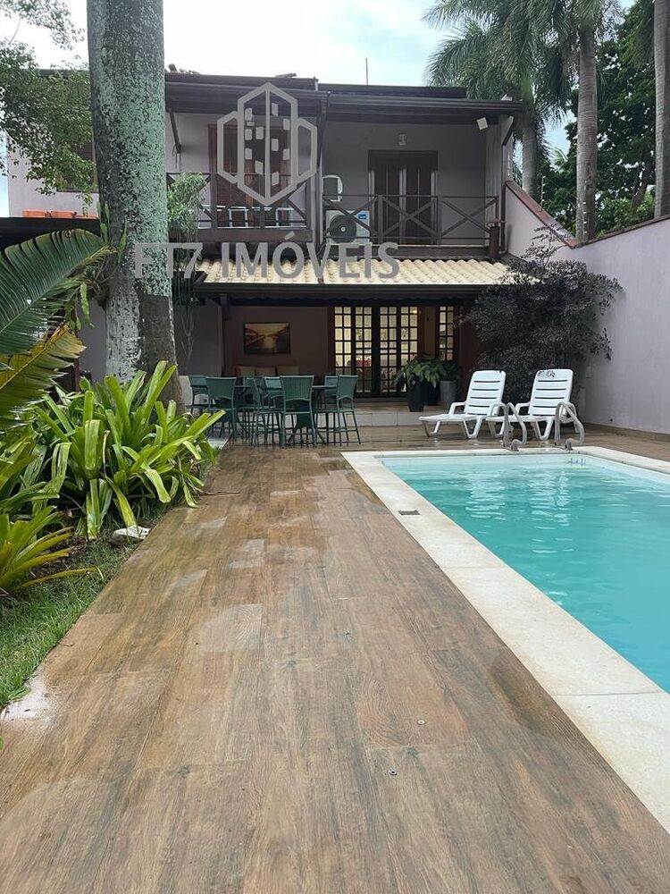 Casa, 4 quartos, 224 m² - Foto 1