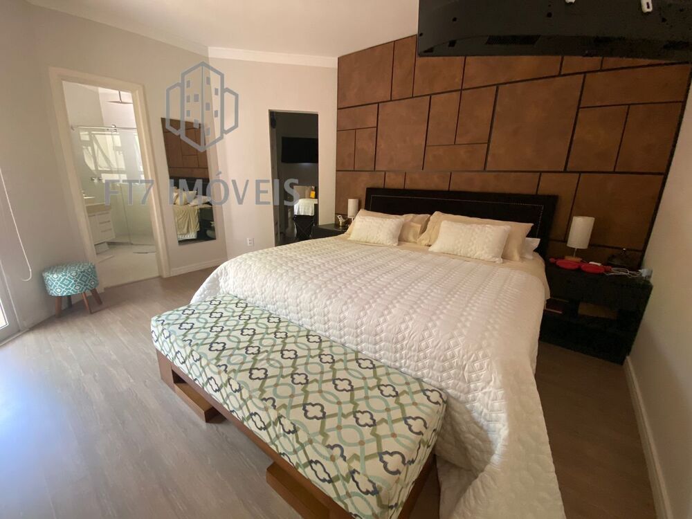 Casa, 4 quartos, 390 m² - Foto 1