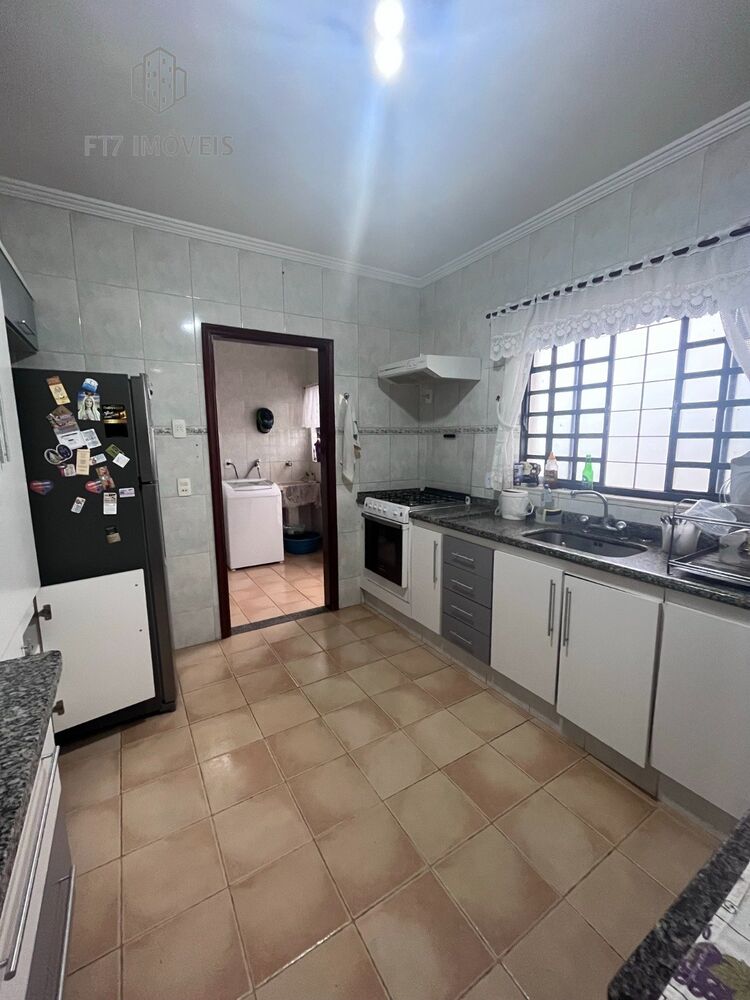 Casa, 3 quartos, 181 m² - Foto 3