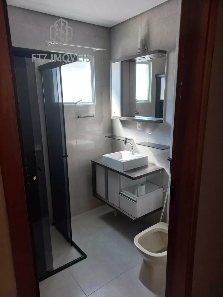 Apartamento à venda com 3 quartos, 95m² - Foto 2