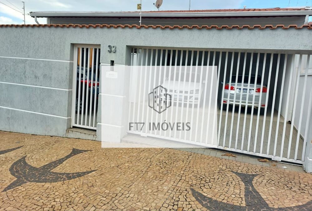 Casa à venda com 3 quartos, 250m² - Foto 1
