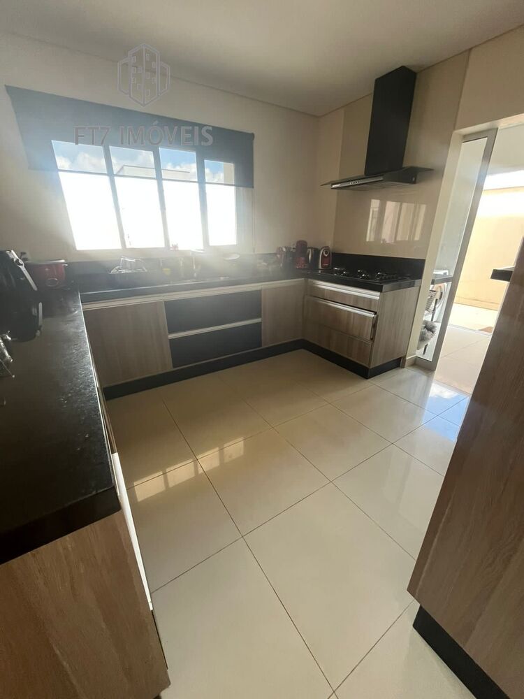 Sobrado à venda com 4 quartos, 252m² - Foto 13
