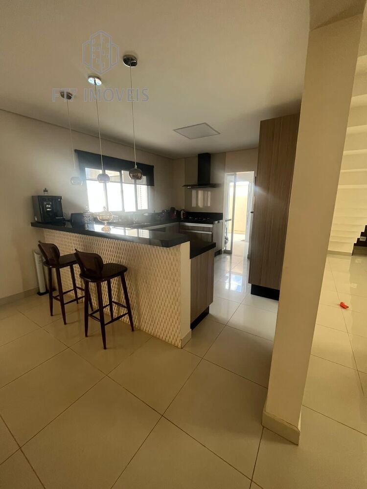 Sobrado à venda com 4 quartos, 252m² - Foto 34