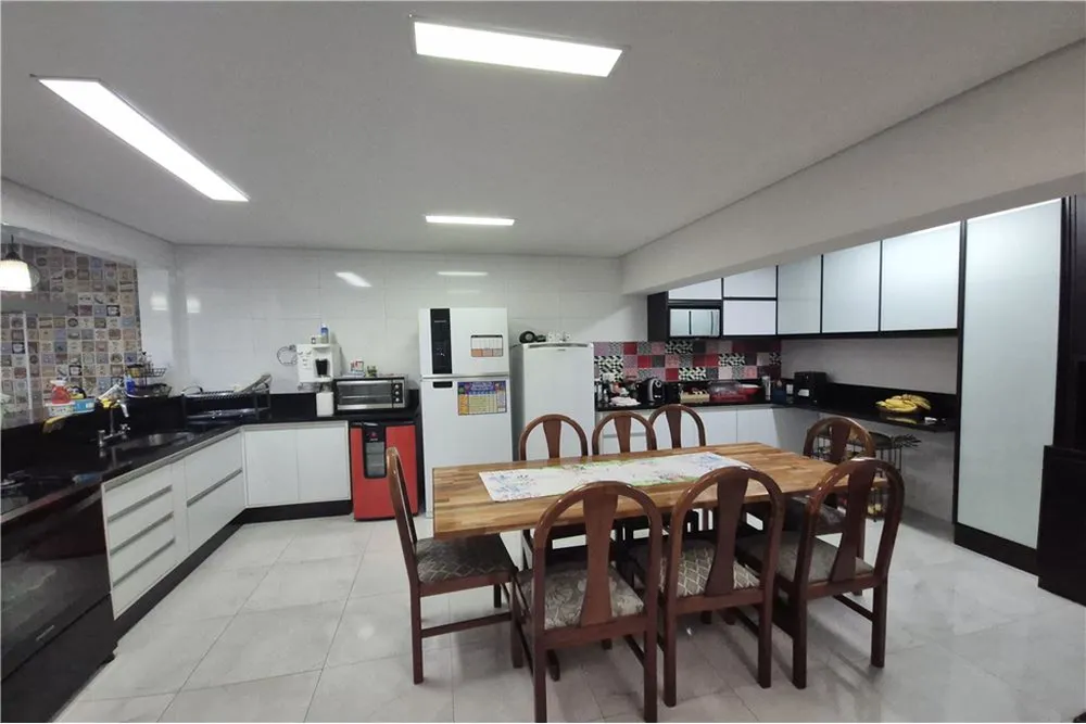 Casa, 2 quartos, 180 m² - Foto 1