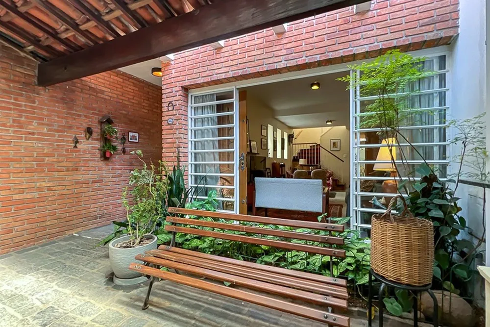 Casa, 5 quartos, 231 m² - Foto 1