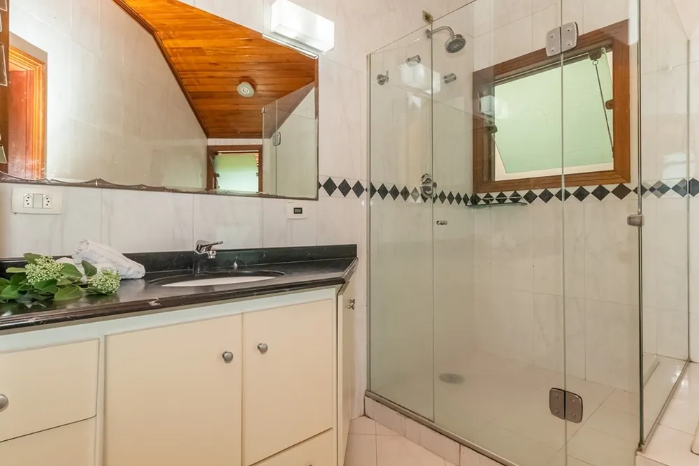 Casa, 4 quartos, 237 m² - Foto 1