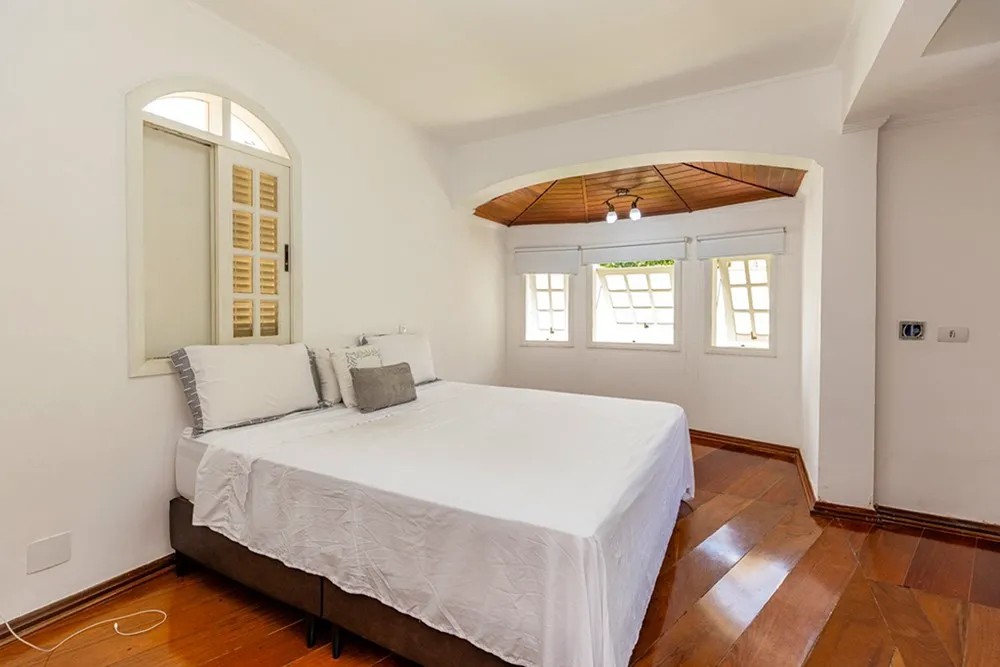 Casa, 4 quartos, 315 m² - Foto 1
