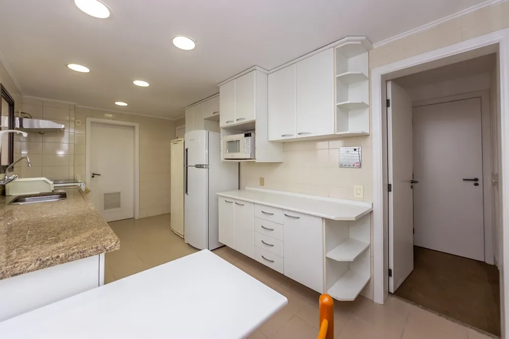 Apartamento, 3 quartos, 213 m² - Foto 1