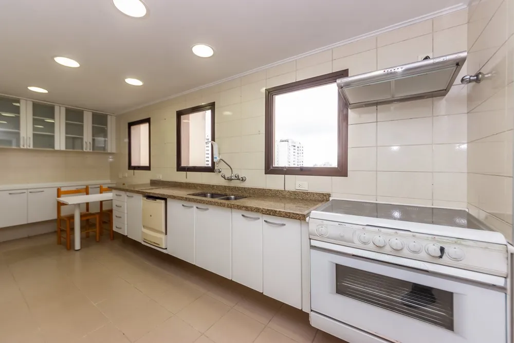 Apartamento, 3 quartos, 213 m² - Foto 2