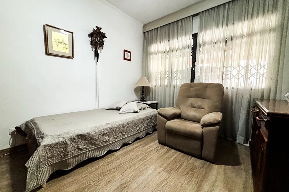 Casa, 4 quartos, 284 m² - Foto 1
