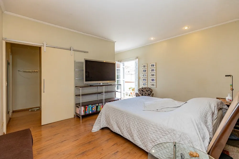Casa, 4 quartos, 260 m² - Foto 1